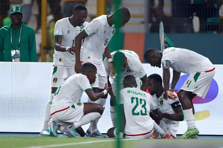 احتفالات جنونية للاعبي موريتانيا عقب التأهل لدور الـ 16 بأمم أفريقيا